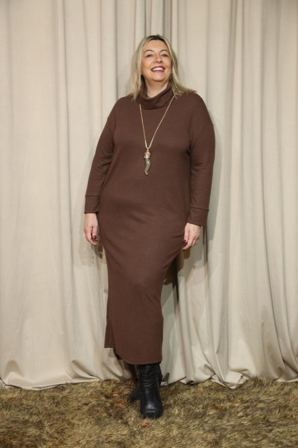 SONIA ΜΑΚΡΥ ΦΟΡΕΜΑ ΜΕ ΧΑΛΑΡΟ ΖΙΒΑΓΚΟ