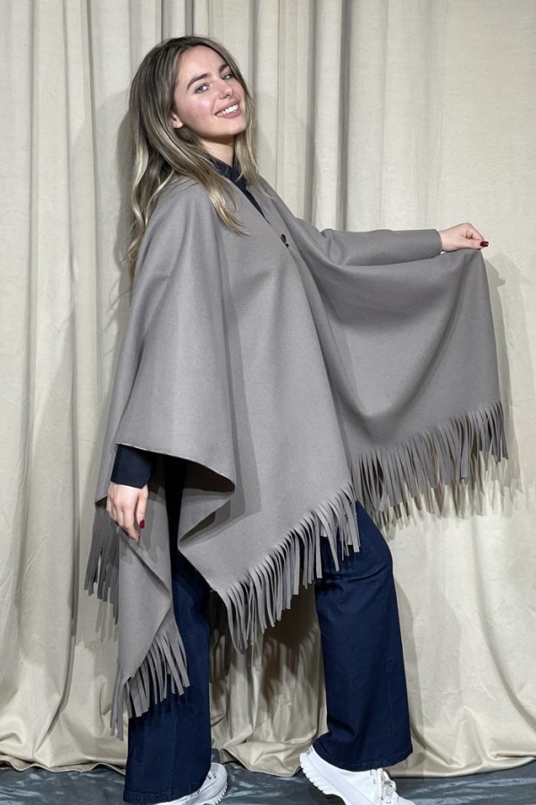 ELENA ΚΑΠΑ ΜΕ ΚΡΟΣΙΑ